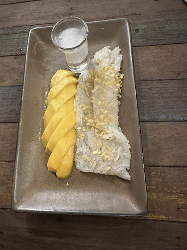 Warm Up Cafe @Mackenzie Road - Hospitality and gastronomy