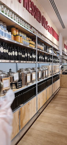 Scoop Wholefoods Great World City - Hospitality and gastronomy