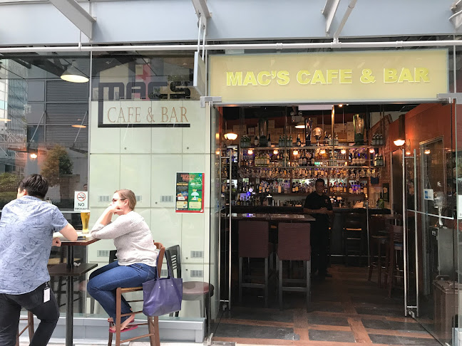 Mac's Cafe & Bar