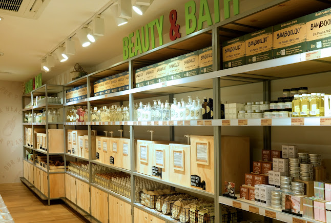 290 Orchard Rd, B1-28/29, Singapore 238859