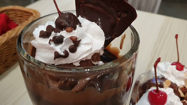 Swensen's (Waterway Point) - Hospitality and gastronomy