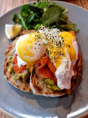 Opinii despre Refuel Cafe în Singapore - Hospitality and gastronomy