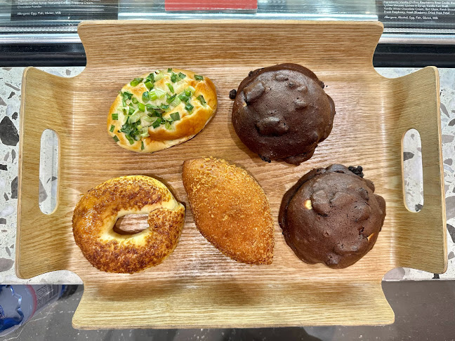 13 Stamford Rd, #01-19/20 Capitol Singapore, Singapore 178905