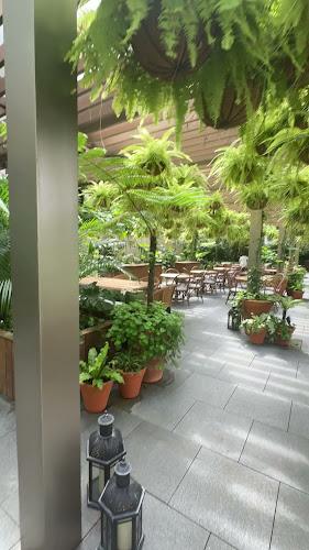 38 Cuscaden Rd, Singapore 249731