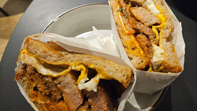 Opinii despre Little Rogue Coffee în Singapore - Hospitality and gastronomy