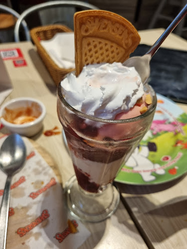 Opinii despre Swensen's (Waterway Point) în Singapore - Hospitality and gastronomy