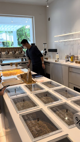 % Arabica Singapore Chip Bee Gardens - Singapore