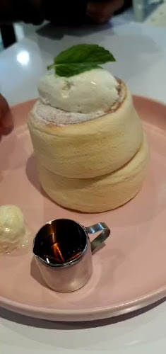 Fluff Stack (Tampines 1) - Hospitality and gastronomy