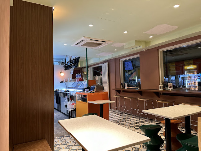 Udders Ice Cream (Beach Rd) - Hospitality and gastronomy