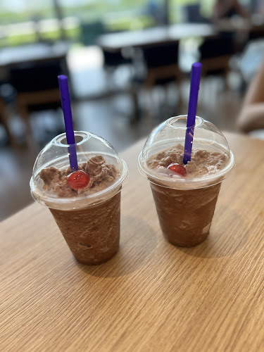 The Coffee Bean and Tea Leaf (Waterway Point) - Hospitality and gastronomy