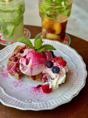 Bites & Brews - Singapore