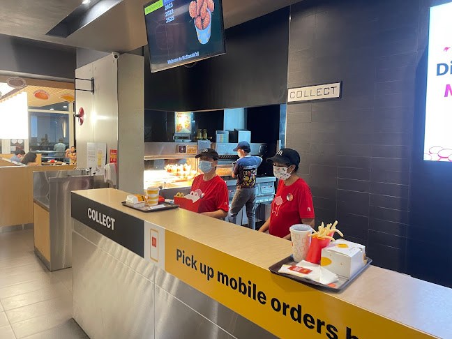 McDonald's Harbourfront Centre - Singapore