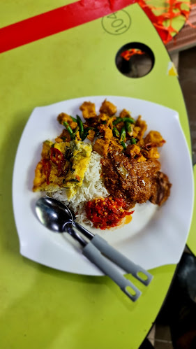 Comentarii opinii despre Gerai Nenek Obek