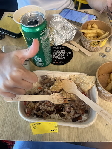 Opinii despre Guzman y Gomez în Singapore - Hospitality and gastronomy