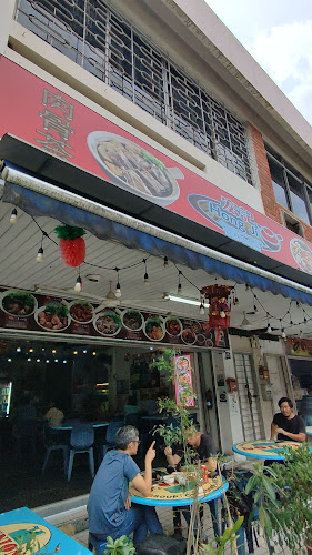Hong Ji Herbs Bak Kut Teh 宏记 - Singapore