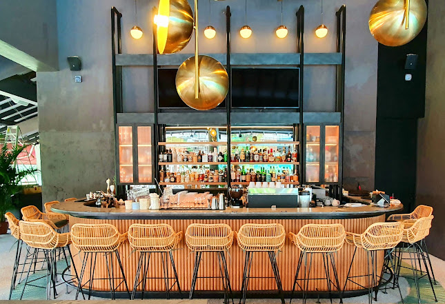 The Paddock Bistro - Poolside & Outdoor Dining