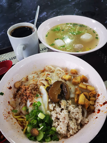 Mayflower Market & Food Centre - Hospitality and gastronomy