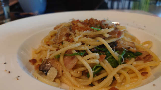 Nom Bistro - Hospitality and gastronomy