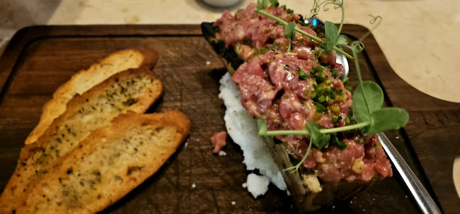 Loulou - French Cuisine & Wine Bar - Singapore