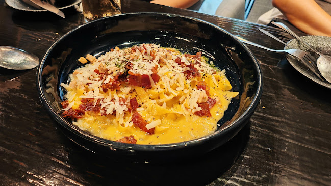 Perle Noire Oyster & Grill Bar (Holland Village) - Hospitality and gastronomy