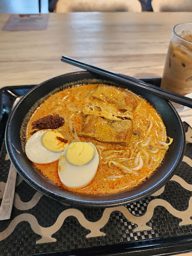 102 Yuan Ching Rd, Singapore 618663