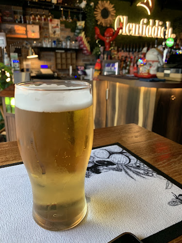 Opinii despre Cheeers Bistro & Bar în Singapore - Hospitality and gastronomy