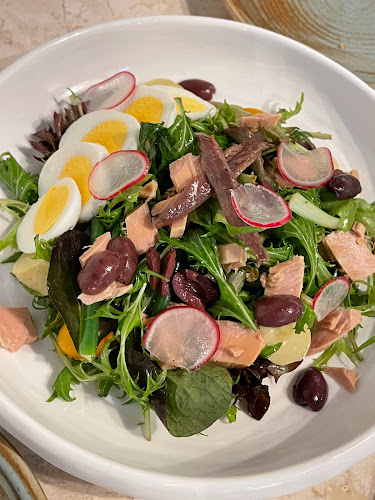 Loulou - French Cuisine & Wine Bar - Hospitality and gastronomy