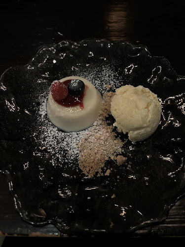 Opinii despre Perle Noire Oyster & Grill Bar (Holland Village) în Singapore - Hospitality and gastronomy