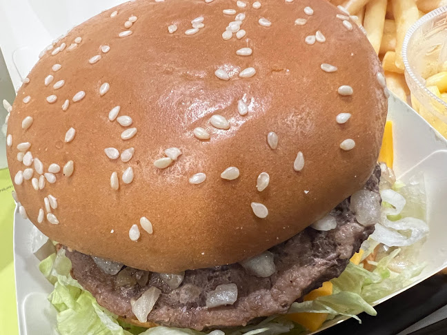 McDonald's Changi Airport Terminal 2 (T2) Transit Lounge - Singapore