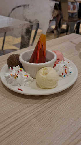 Swensen's @ West Mall - Hospitality and gastronomy