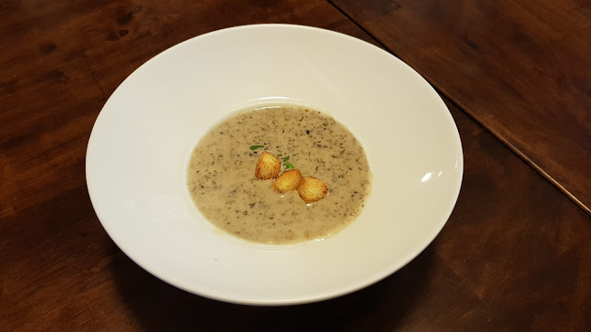 La Pizzaiola @ Jalan Riang - Hospitality and gastronomy