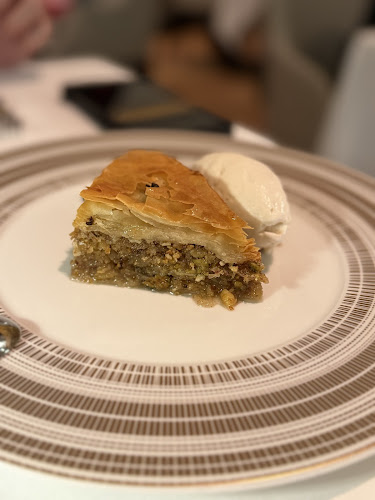 Opinii despre estiatorio Milos în Singapore - Hospitality and gastronomy