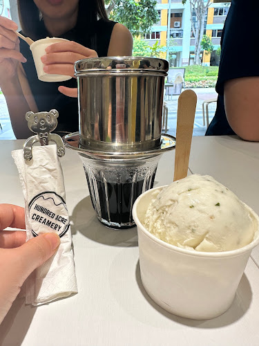 Opinii despre Hundred Acre Creamery (Tampines) | Crafted Gelato, Waffles and Desserts în Singapore - Hospitality and gastronomy