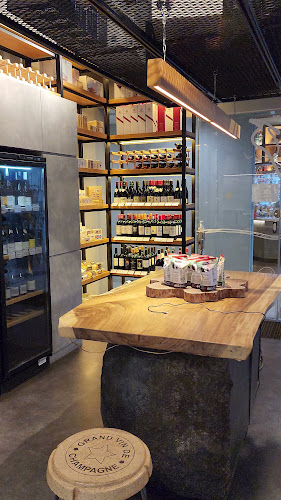 Cavemen Social - Hospitality and gastronomy