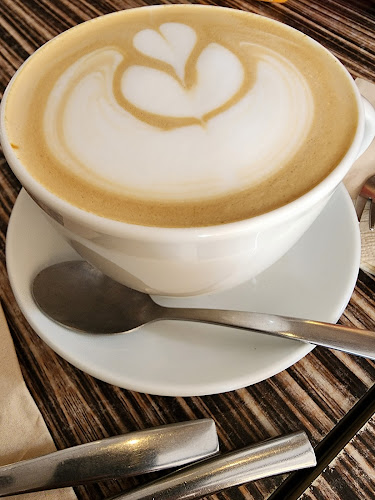 Comentarii opinii despre Three's A Crowd