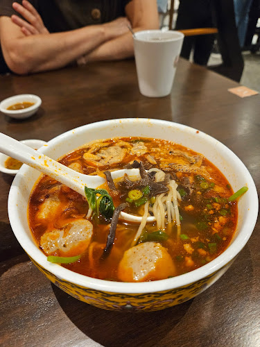 60 Airport Blvd., #03-24/25-01 Viewing Mall South, Terminal 2, Singapore 819643