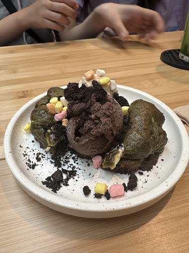 181 Orchard Rd, #04-22, Singapore 238896