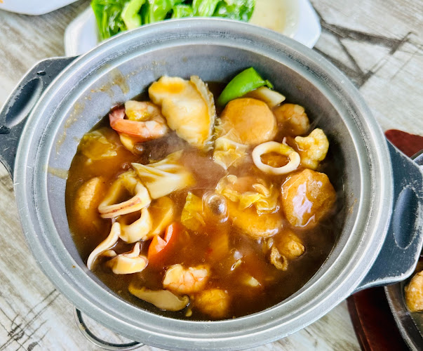 Rasa Istimewa Waterfront Restaurant - Hospitality and gastronomy