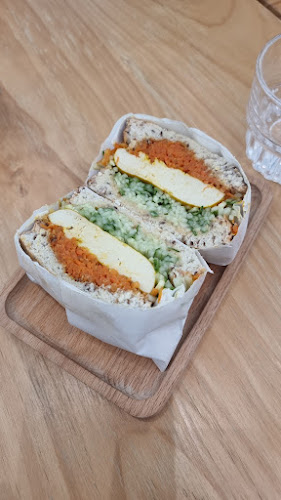 Lilac Oak | Vegan Café & Bakes - Singapore