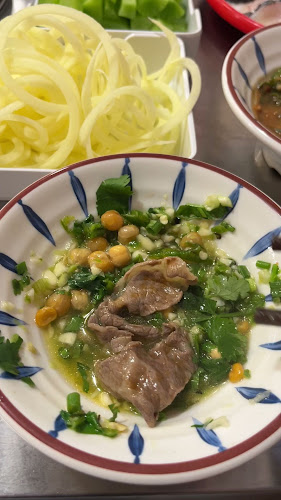 半亩田 贵州酸汤火锅 - Hospitality and gastronomy