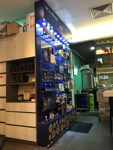 Comentarii opinii despre COLLIN'S® Shaw Plaza