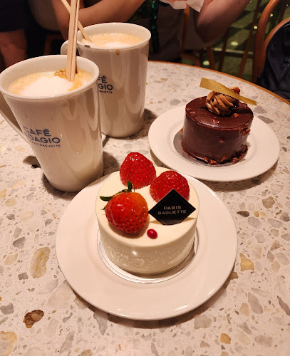 65 Airport Blvd., #01-22, Singapore 819663