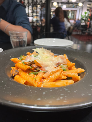 290 Orchard Rd, #03-41/42 Level 3 Paragon Shopping Centre, Singapore 238859