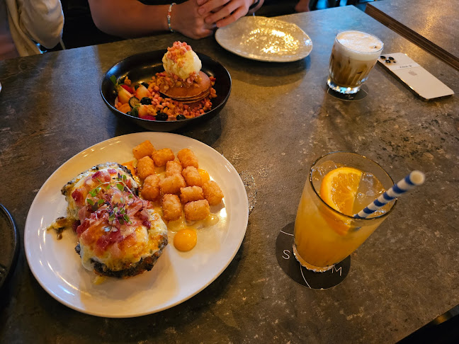 Comentarii opinii despre Symmetry