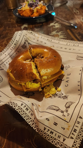 ahimsa sanctuary - Hospitality and gastronomy