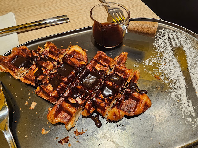 Cafe BomBom - Hospitality and gastronomy