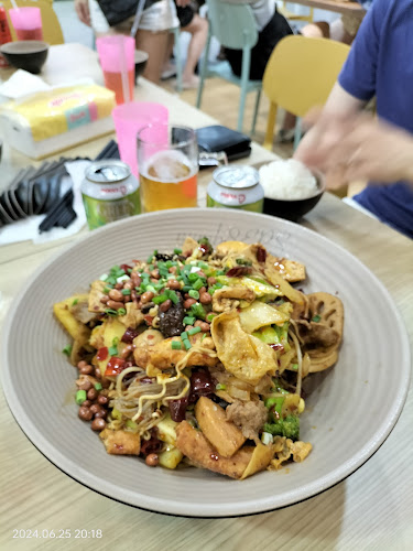 Broadway Coffee Shop 261 Serangoon Central - Singapore