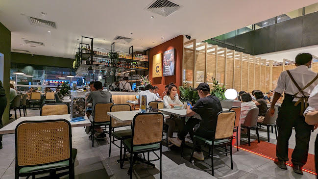 COLLIN'S® Shaw Plaza