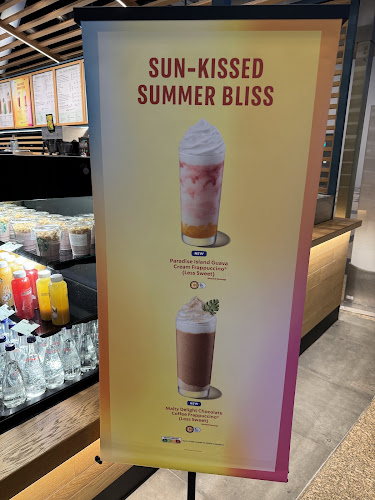 Starbucks Terminal 3 Departure Hall - Singapore