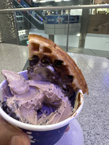 Opinii despre Milk & Cookies x Famous Amos Orchard Cineleisure în Singapore - Hospitality and gastronomy